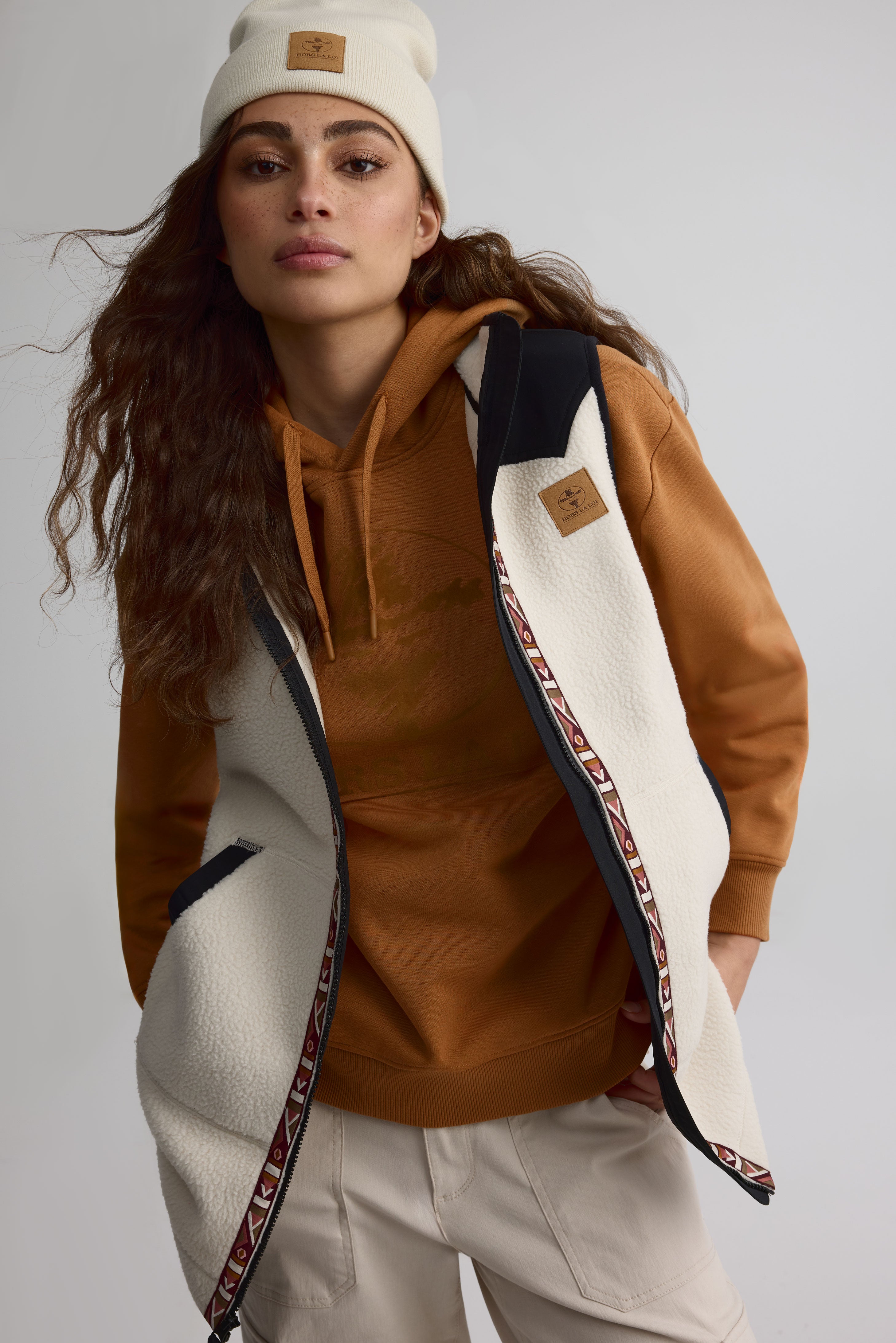 Veste longue sans manches en sherpa pour femme