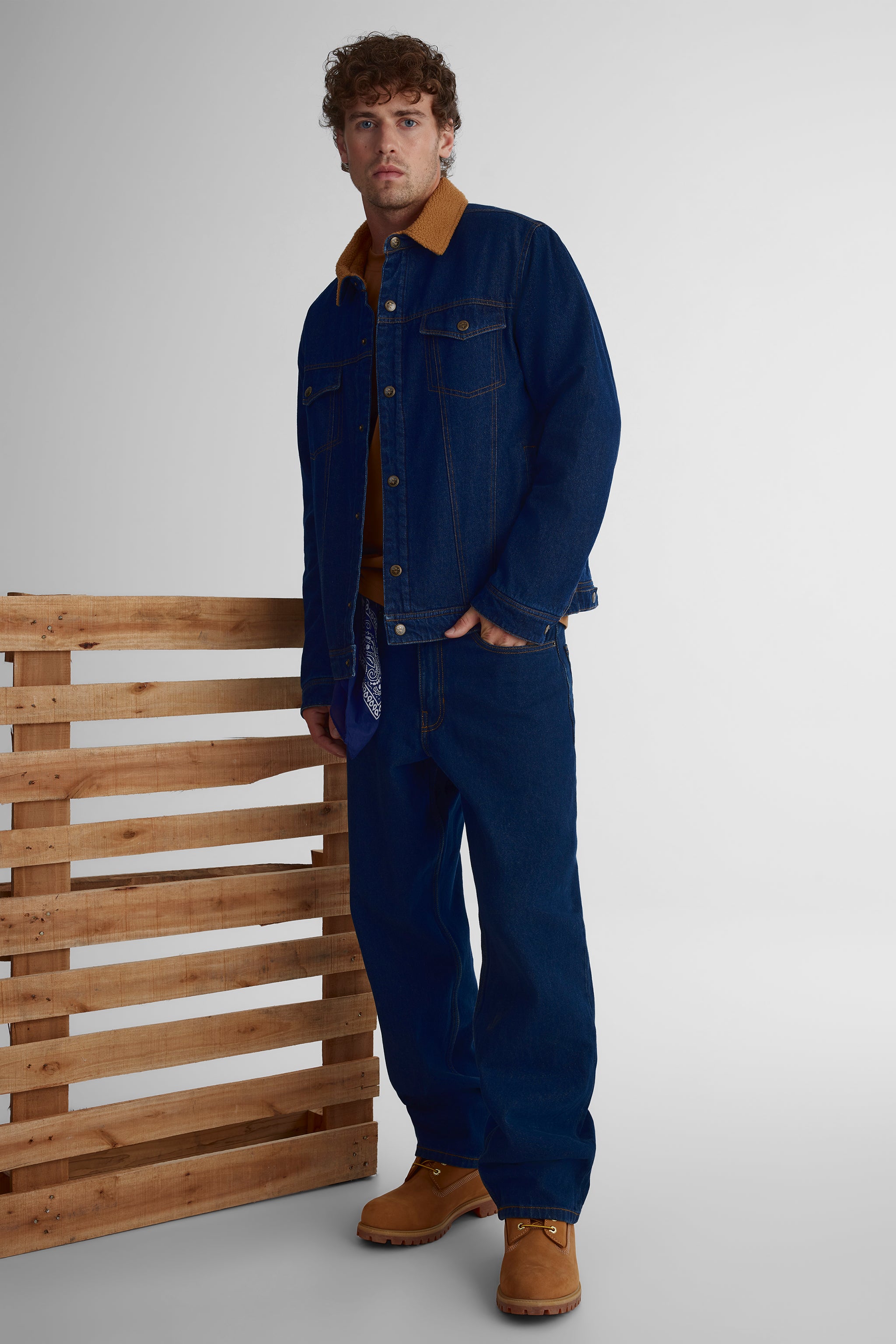 Denim jacket with sherpa collar for men