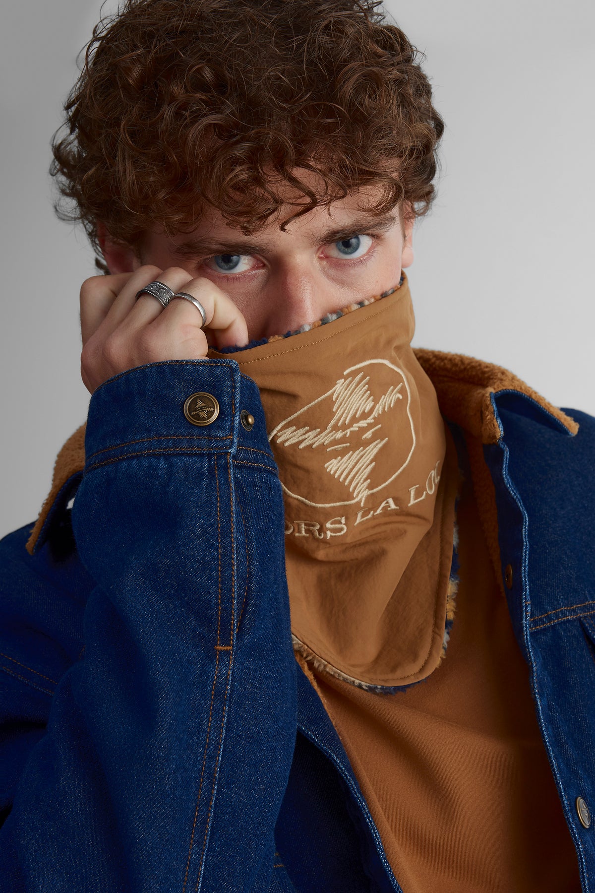 Reversible unisex neck warmer